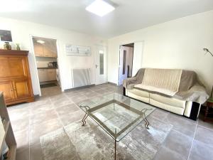 Charmant Appartement Rénové pour 5 Personnes – Résidence avec Piscine et Parking – La Grande Motte