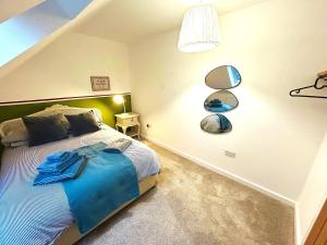 8 - Mouse Hole - Vast dog friendly garden with hot tub