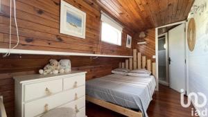 Sejours chez l'habitant PENICHE FARNIENTE CLIMATISEE - Aux Portes de la Camargue : photos des chambres