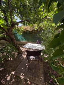 Appartements Logement avec jardin et terrain de petanque prive : photos des chambres