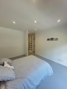 Villas Spacious Luxury Modern Villa with Pool, Beaches and Garden : photos des chambres