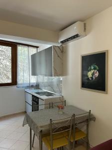 Under Pines - Beach Apartment