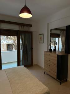 Under Pines - Beach Apartment