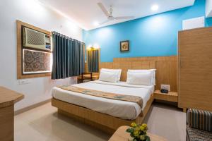Hotel Ashish Palace