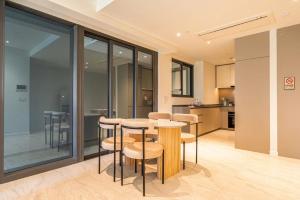 Amber Lantern Residence - Near Hoan Kiem Lake - Luxury Suites with Bathtub