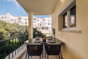 Fado - 3 bedrooms, office and terrace in Alvalade