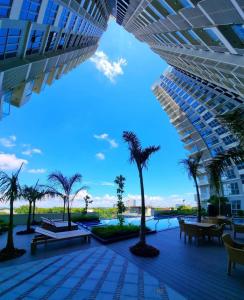 8 Skyline Sunset Suite