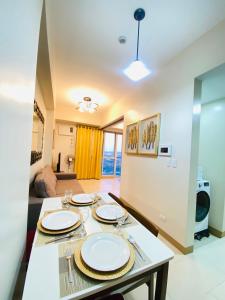 8 Skyline Sunset Suite