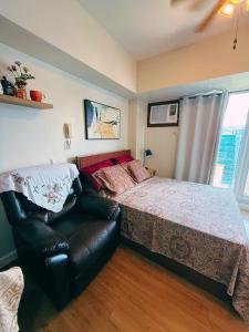 SkyLoft Cebu Solinea Skyline Studio with Mountain and City View