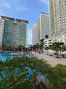 SkyLoft Cebu Solinea Skyline Studio with Mountain and City View