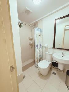 SkyLoft Cebu Solinea Skyline Studio with Mountain and City View