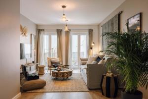 Sorong - Duplex and 2 terraces in Santo António