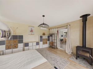 Maisons de vacances Superbe maison de plain pied avec piscine pour 6 : photos des chambres