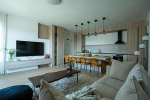 4 bedroom luxury apartment with park & river view