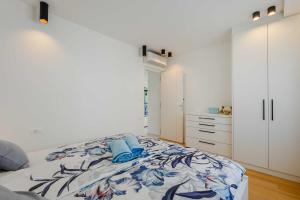 Aurelius Luxury Apartment