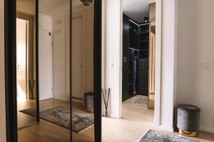 Flexible SelfCheckIns 66 - Zagreb - Loggia - 80m2 - New - Luxury - Garage - 2 Bedrooms