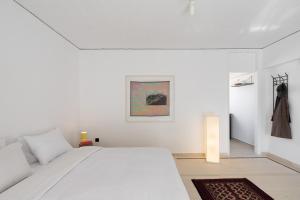 Serenity Penthouse with terrace in Exarcheia