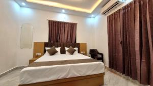 Skyline Hotel - Near Ram Mandir