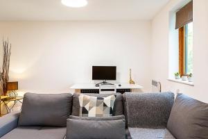 Modern Mile End Flat near Park