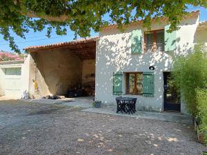 Maisons de vacances Gite des deux platanes : photos des chambres