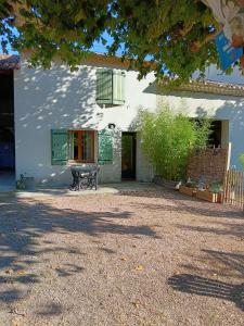 Maisons de vacances Gite des deux platanes : photos des chambres