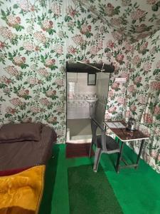 Whispering wood camps and cottage