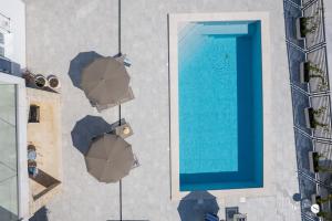 Villa Magnolia with heated Pool and Jacuzzi, near sea