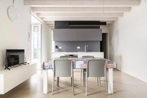 Casa Gina with private pool and lake view