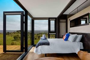 Sky Ship 1 - Luxury Off-Grid Eco Accommodation