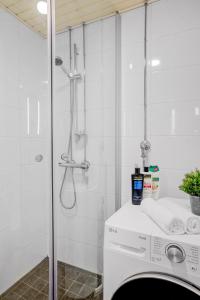 Modern and Stylish 1BR with Balcony & City View