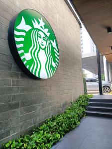 Cozy Vibe at Manila near Airport, McKinley, and BGC