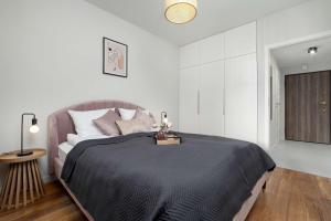 Velvet Apartment with Balcony in Rzeszów by Noclegi Renters
