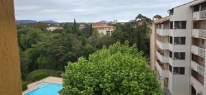 LE BELLEVUE - APPARTEMENT - FREJUS -T2-Piscine