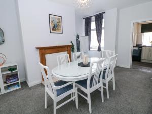 15 South Avenue Mews