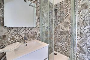 Appartements Les Apparts du Pont Vert - lit double - WiFi - tout inclus - 7 : photos des chambres