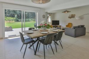 Villas Villa Familiale Proche Plage & Foret avec Piscine Privee a Jard sur Mer : photos des chambres