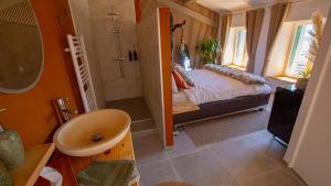 B&B / Chambres d'hotes Moulin Lombard B&B : photos des chambres