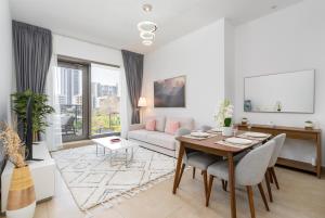 Gala Guests - Deluxe Sparkle Residences Dubai Marina