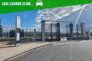 Bagnol Cosy- 4 personnes - 30 minutes Avignon