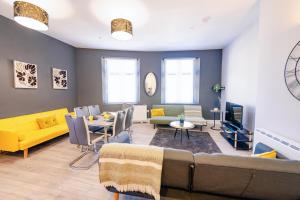 LUXURY SPACIOUS 2-BED & High Ceiling