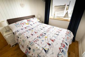 8 St Marys Court Tenby