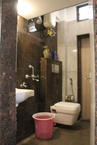 Hostique Chic Studio Apartment in Saket Indore