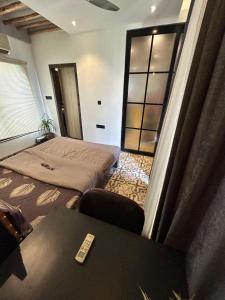 Hostique Chic Studio Apartment in Saket Indore