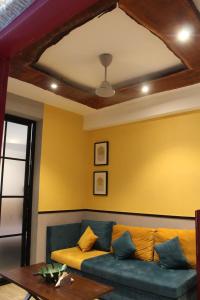 Hostique Chic Studio Apartment in Saket Indore