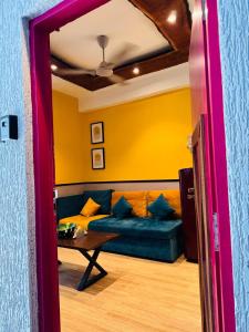 Hostique Chic Studio Apartment in Saket Indore