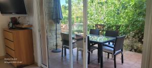 SpaciouSeaview Townhouse with Rooftop Lounge