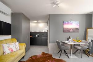 Studio Jugo by Briskva