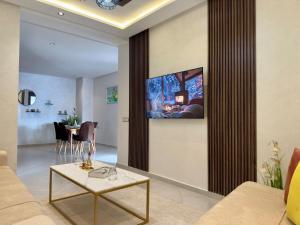 Chic & Bright Apartment