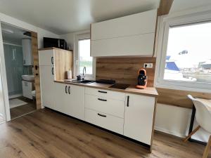 SeaEsta Floating House