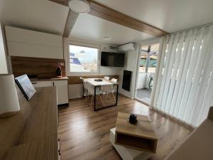 SeaEsta Floating House